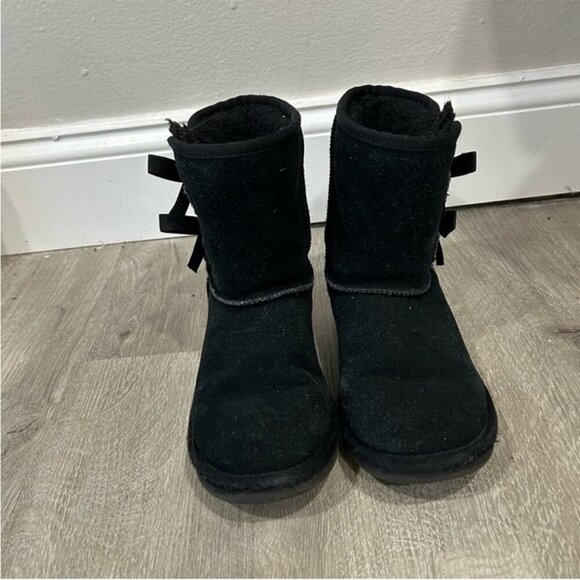 Koolaburra By Ugg Kids Victoria Short Black Bow Snow Winter Boots Girls Size 2 - Picture 2 of 7